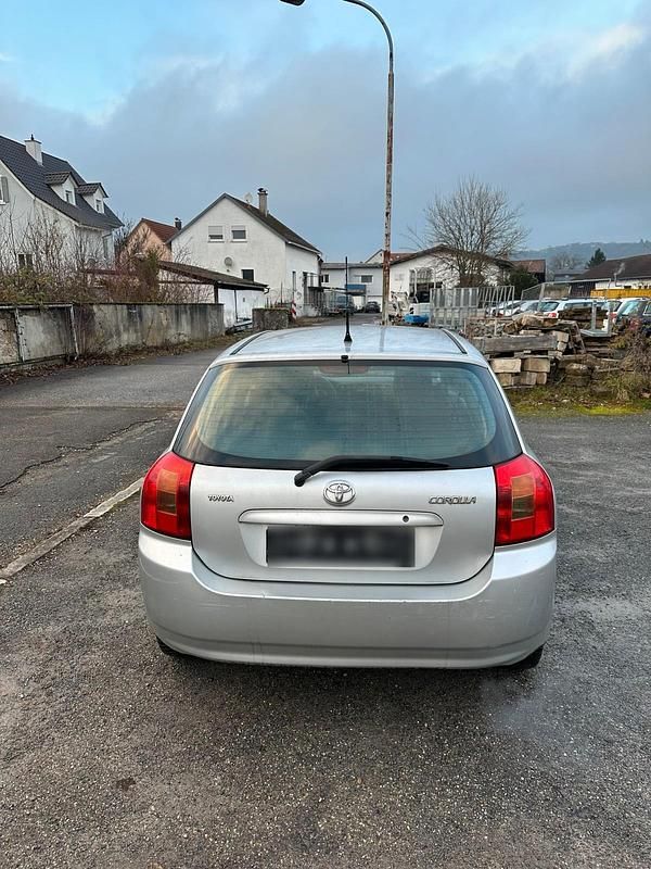 Gebraucht Toyota Corolla 96 PS (70 kW) 2002 Silber Kleinwagen