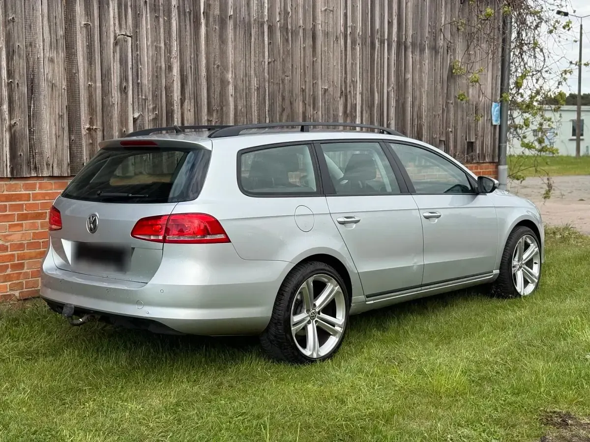 Gebraucht VW Passat 140 PS (102 kW) 2011 Silber Kombi