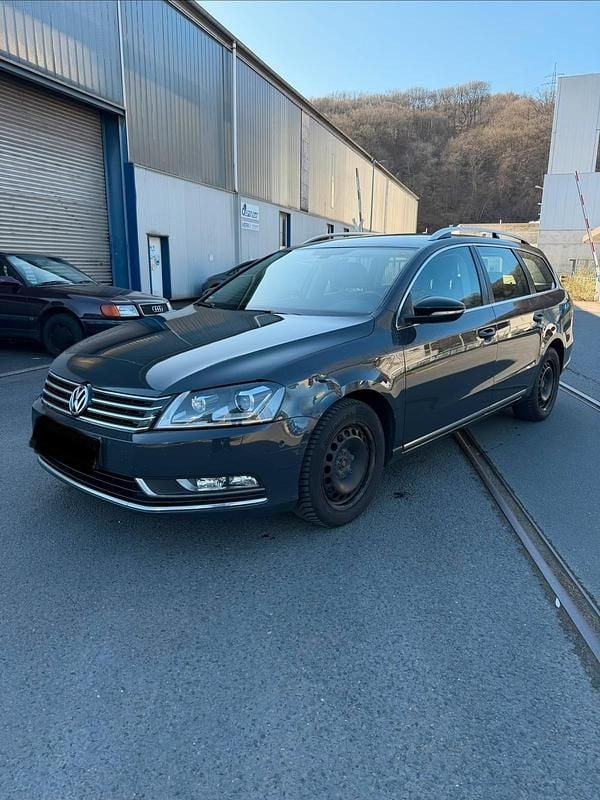 Gebraucht VW Passat Edition 140 PS (102 kW) 2014 Kombi