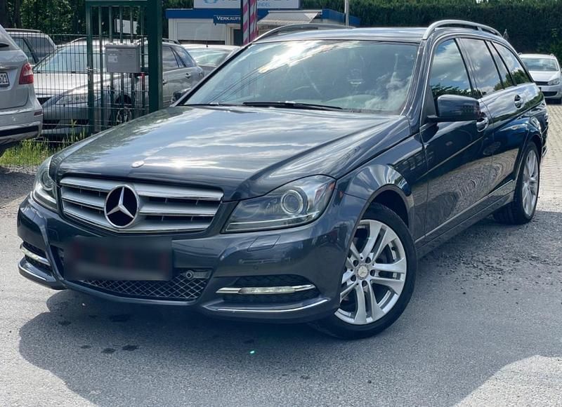 Grau Gebraucht 2013 Mercedes C220 Avantgarde Kombi | 13.400 € - Bild 1/4