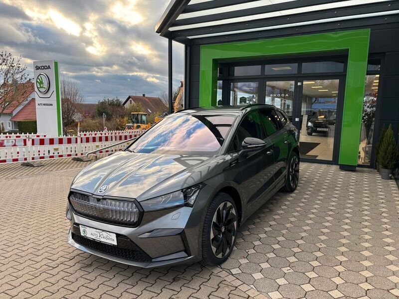 Grau Neu 2025 Skoda Enyaq iV SportLine SUV | 51.900 € (Guter Preis) - Bild 1/4