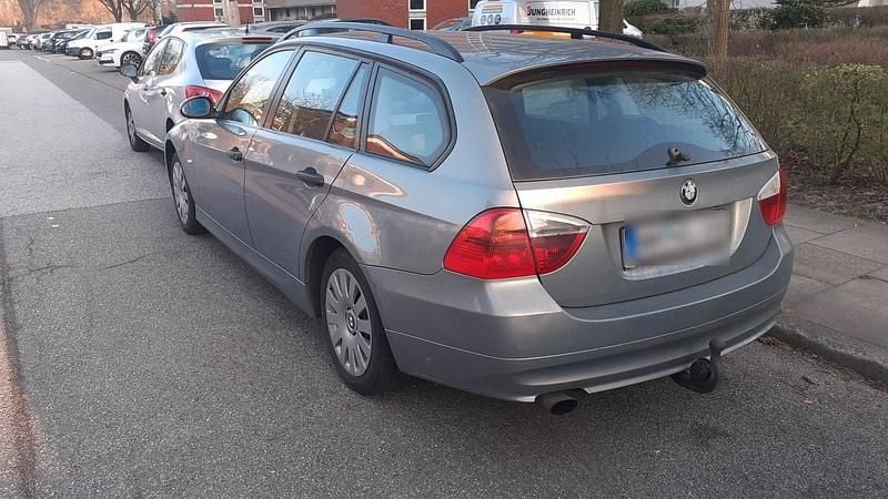 Gebraucht BMW 320 163 PS (119 kW) 2005 Grau Kombi