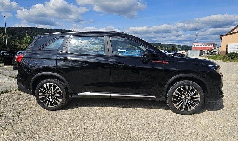 Neu DFSK Fengon 177 PS (130 kW) 2025 Gilded black SUV