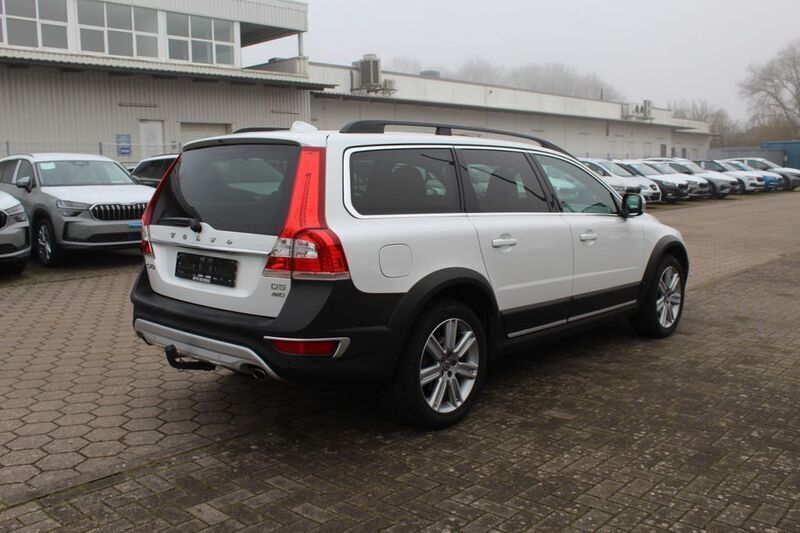 Gebraucht Volvo XC70 Summum 220 PS (161 kW) 2015 Weiß SUV