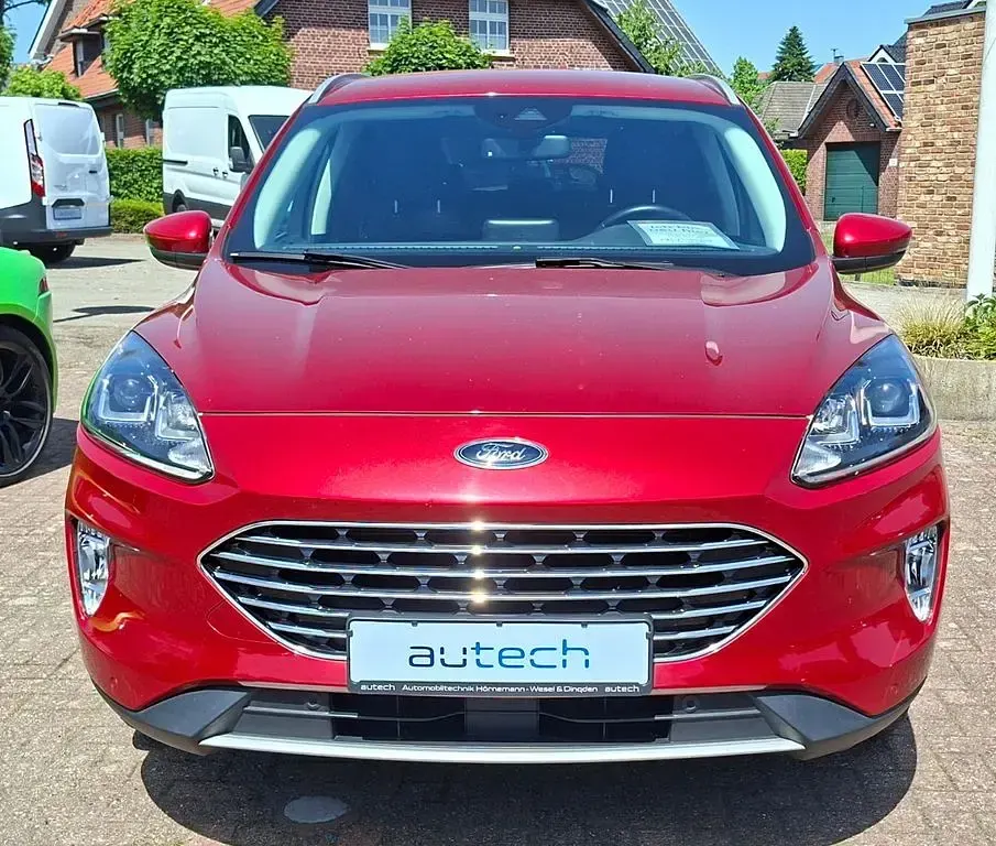 Gebraucht Ford Kuga Titanium 224 PS (164 kW) 2021 Rot SUV