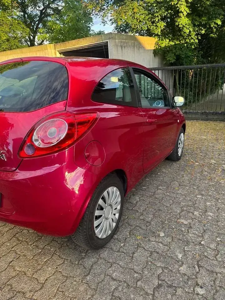 Gebraucht Ford Ka Titanium 69 PS (50 kW) 2010 Rot Kleinwagen