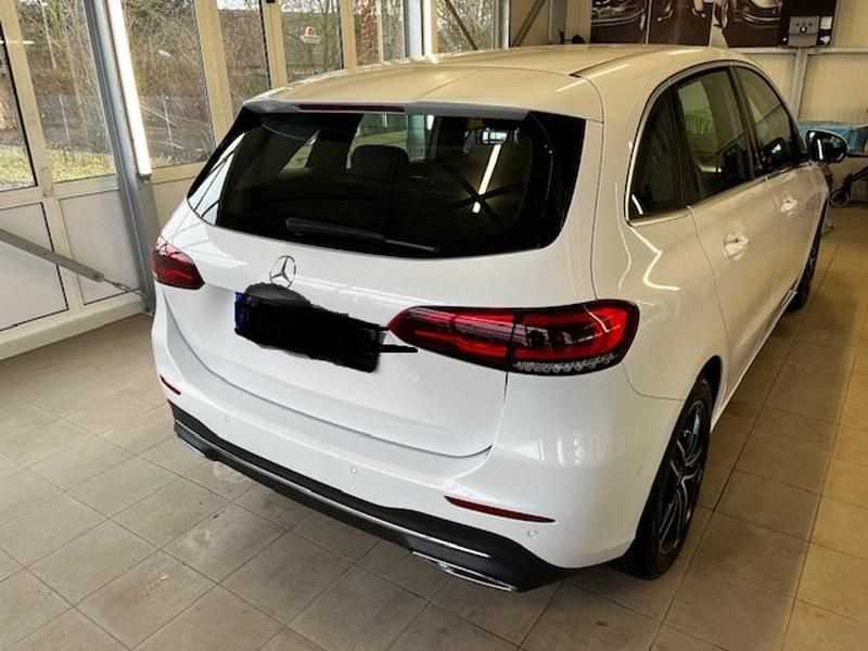 Gebraucht Mercedes B220 190 PS (139 kW) 2020 Weiß Van / Kleinbus