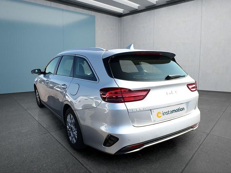 Gebraucht Kia Ceed 120 PS (88 kW) 2024 Silber Kleinwagen