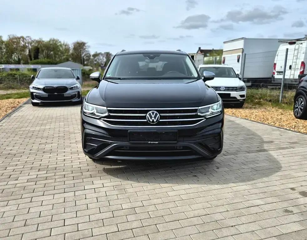 Gebraucht VW Tiguan Allspace 150 PS (110 kW) 2024 Schwarz SUV