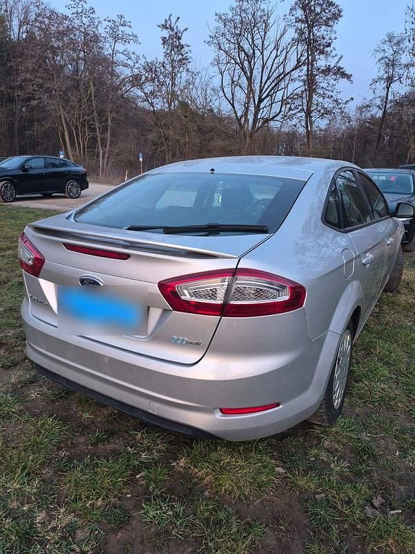 Second-hand Ford Mondeo 115 CP (84 kW) 2012 Gri Berlinǎ