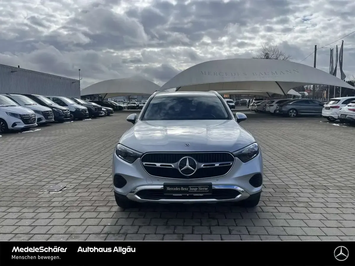 Gebraucht Mercedes GLC300e Avantgarde 197 PS (144 kW) 2023 Lack hightechsilber SUV