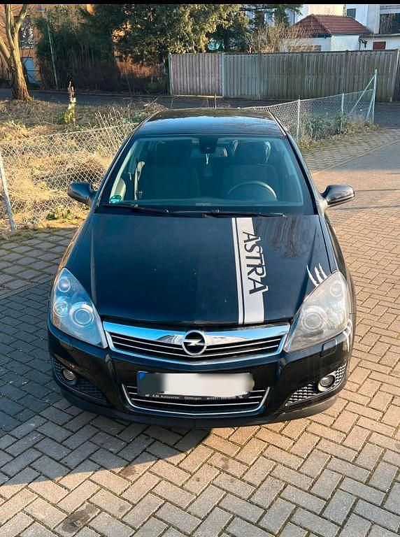 Schwarz Gebraucht 2007 Opel Astra Limousine | 1.600 € (Guter Preis) - Bild 1/4