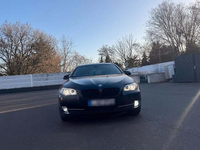 Gebraucht BMW 530 245 PS (180 kW) 2010 Blau Kombi