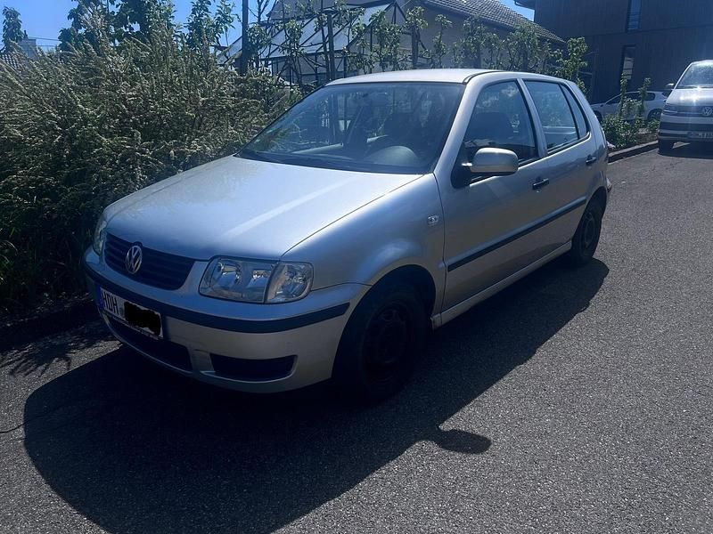 Silber Gebraucht 2002 VW Polo Kleinwagen | 499 € (Superpreis) - Bild 1/4