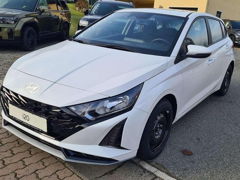 Gebraucht Hyundai i20 Comfort 101 PS (74 kW) 2025 Atlas white Kleinwagen