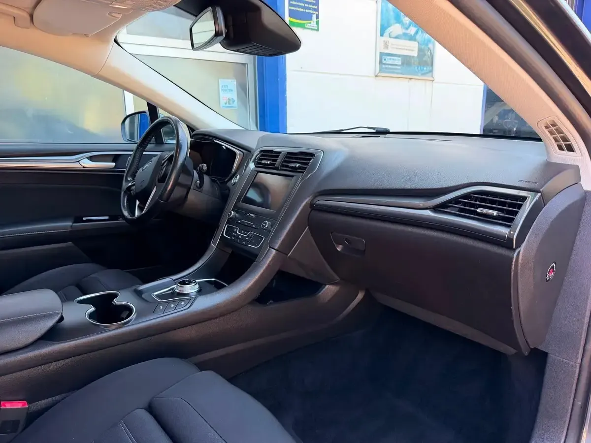 Gebraucht Ford Mondeo Titanium 190 PS (139 kW) 2020 Grau Kombi