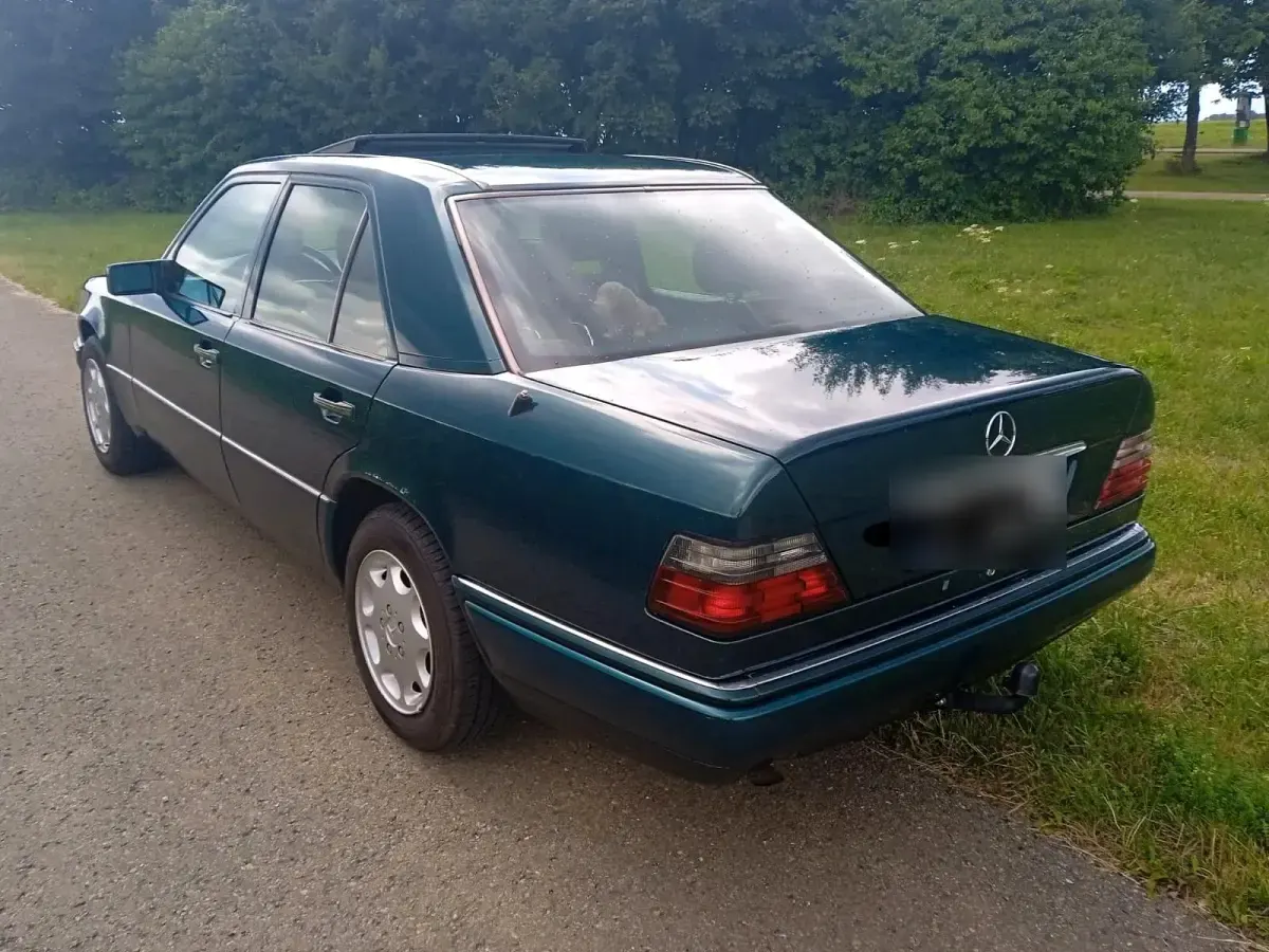 Second-hand Mercedes 200 1995 Verde Berlinǎ