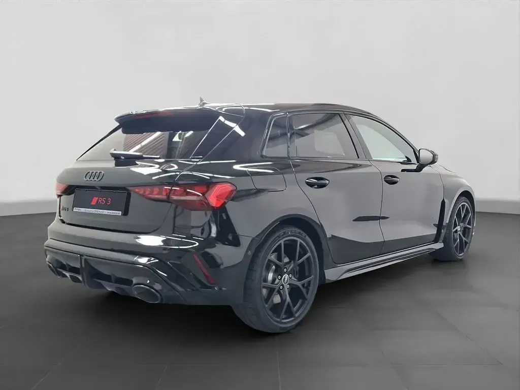 Neu Audi RS3 Sport 400 PS (294 kW) 2026 Schwarz Limousine