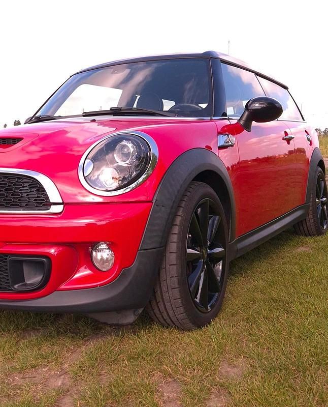 Rot Gebraucht 2013 Mini Cooper S Clubman Kombi | 8.999 € (Fairer Preis) - Bild 1/4