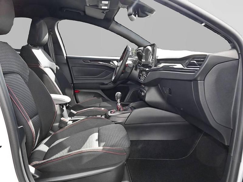 Gebraucht Ford Focus ST-Line 125 PS (91 kW) 2025 Weiß Kombi