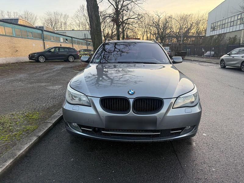 Gebraucht BMW 530 272 PS (200 kW) 2007 Grau Kombi