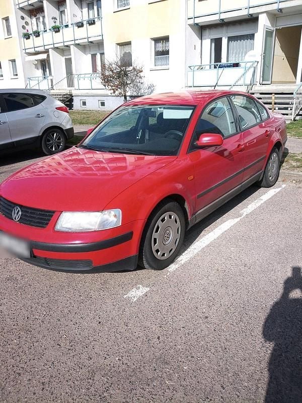 Gebraucht VW Passat 125 PS (91 kW) 1997 Rot Limousine