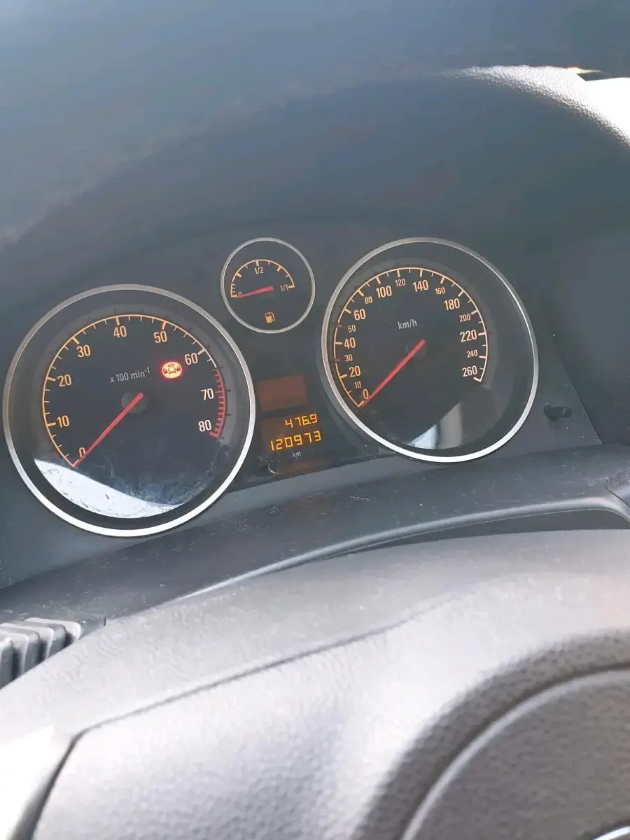 Usata Opel Astra 109 CV (80 kW) 2004 Oro Utilitaria