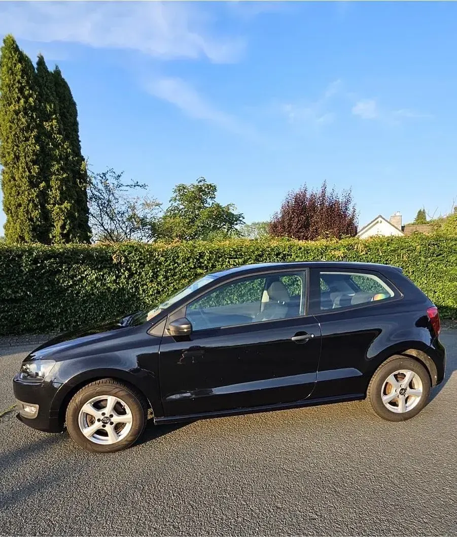Gebraucht VW Polo 60 PS (44 kW) 2011 Schwarz Kleinwagen