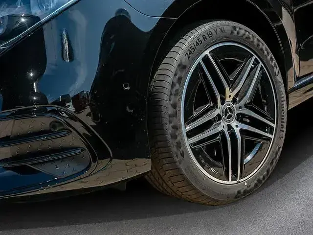 Gebraucht Mercedes V250 Avantgarde 190 PS (139 kW) 2025 Schwarz Van / Kleinbus