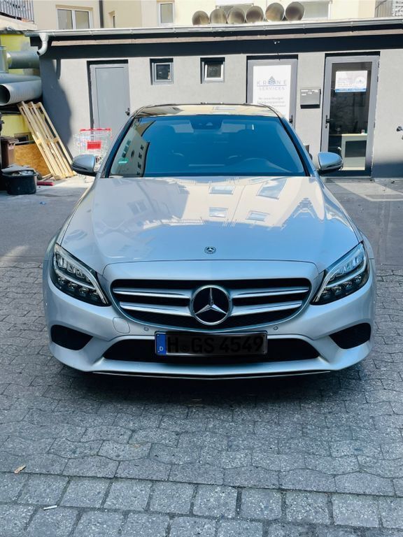Silber Gebraucht 2019 Mercedes C180 Limousine | 22.500 € (Guter Preis) - Bild 1/4