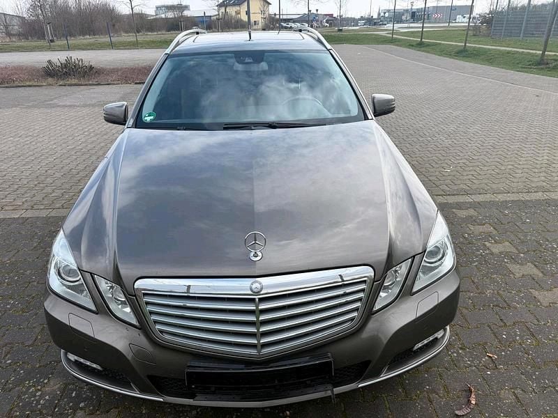 Gebraucht Mercedes E350 Elegance 292 PS (214 kW) 2010 Grau Kombi