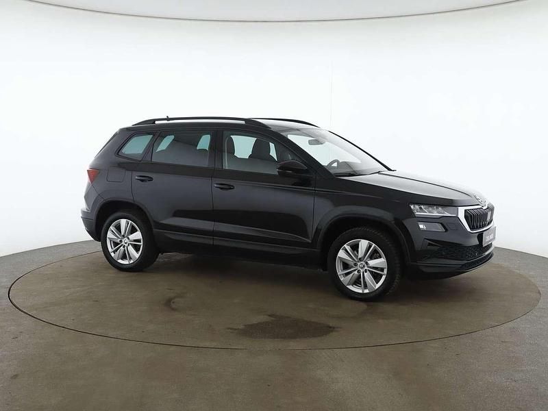 Gebraucht Skoda Karoq Selection 150 PS (110 kW) 2024 Schwarzmagic perleffekt SUV