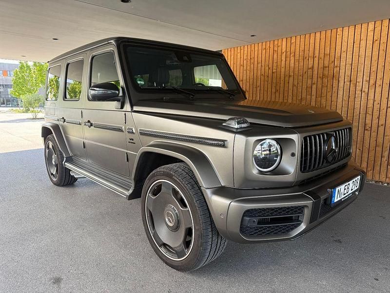 Braun Gebraucht 2023 Mercedes G63 AMG AMG SUV | 198.999 € (Fairer Preis) - Bild 1/4