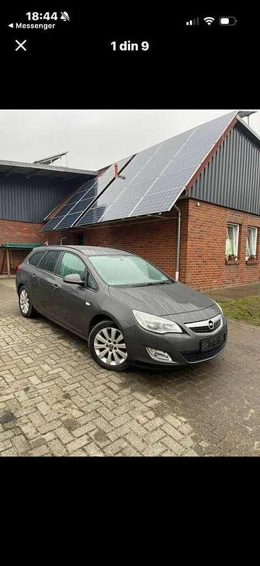 Gebraucht Opel Astra Sport 101 PS (74 kW) 2012 Kombi