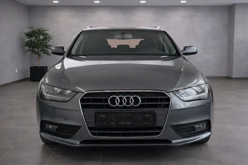 Gebraucht Audi A4 Attraction 150 PS (110 kW) 2015 Grau Kombi