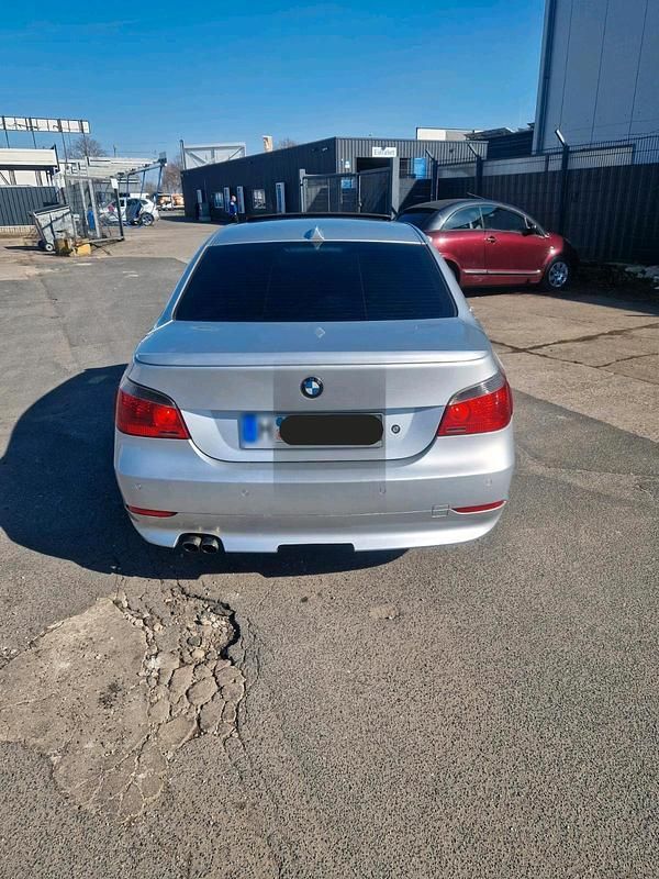 Gebraucht BMW 520 177 PS (130 kW) 2004 Silber Limousine