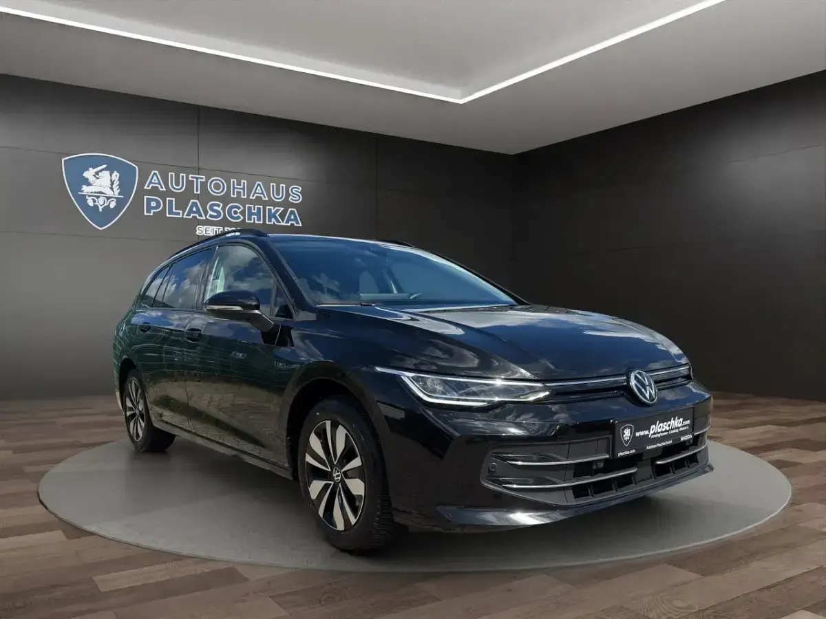 Gebraucht VW Golf VIII Goal 150 PS (110 kW) 2024 Grenadillschwarz Kombi
