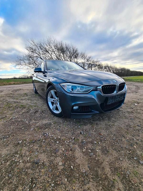 Gebraucht 2013 BMW 330 M Sport Kombi | 15.850 € (Teuer) - Bild 1/4