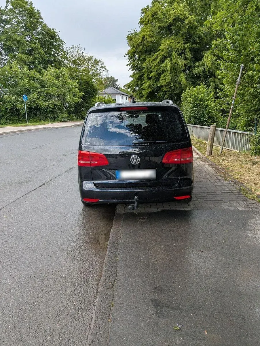 Gebraucht VW Touran Highline 177 PS (130 kW) 2015 Schwarz Van / Kleinbus