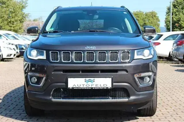 Gebraucht Jeep Compass Limited 140 PS (102 kW) 2019 Grau SUV