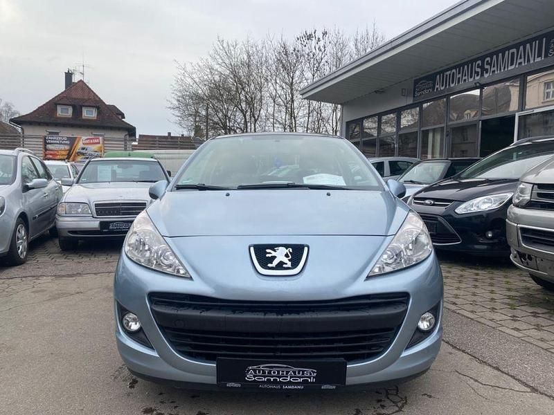 Gebraucht Peugeot 207 Urban Move 95 PS (69 kW) 2010 Blau Kleinwagen