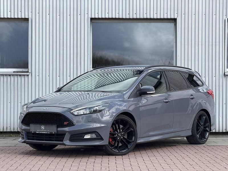 Gebraucht Ford Focus Premium 250 PS (183 kW) 2017 Slategrau Kombi