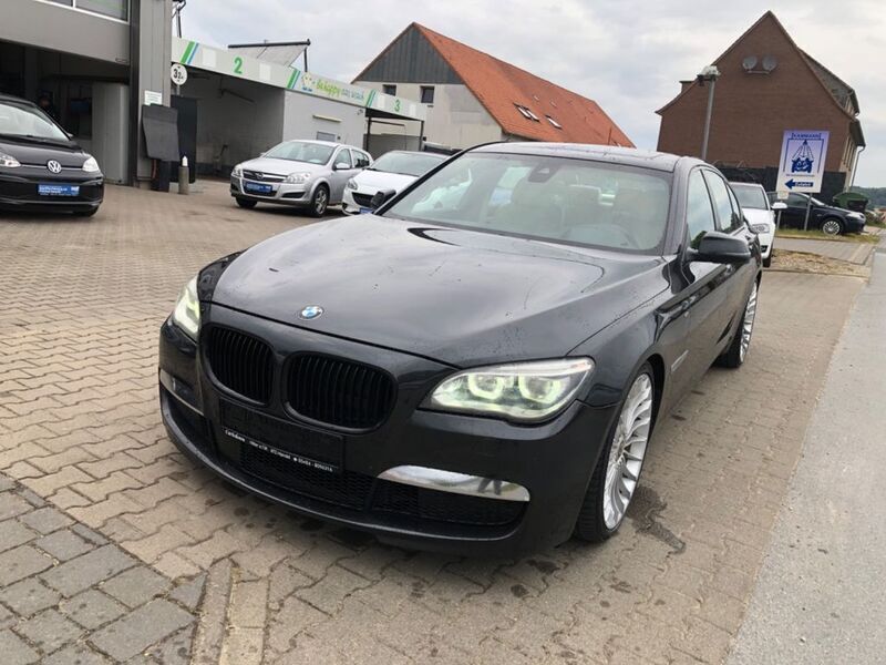 Grau Gebraucht 2013 BMW 730 M Sport Limousine | 14.200 € (Guter Preis) - Bild 1/4
