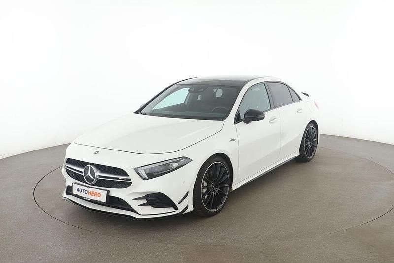 Weiß Gebraucht 2020 Mercedes A35 AMG AMG Limousine | 35.670 € (Fairer Preis) - Bild 1/3