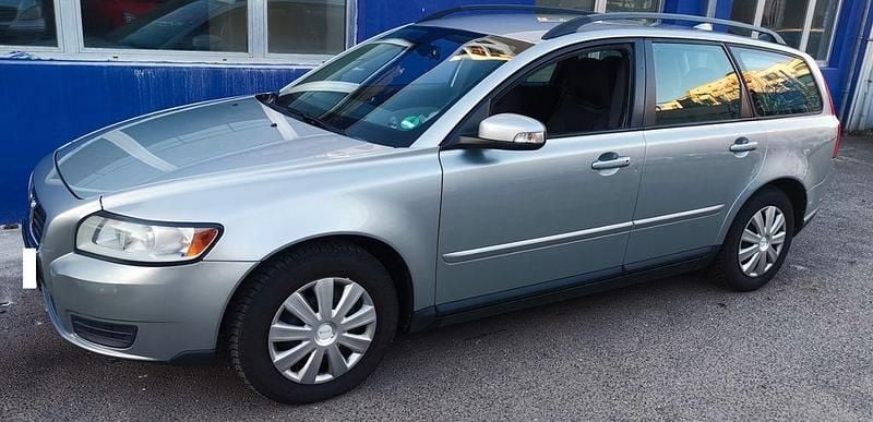 Gebraucht Volvo V50 Kinetic 109 PS (80 kW) 2009 Grau Kombi