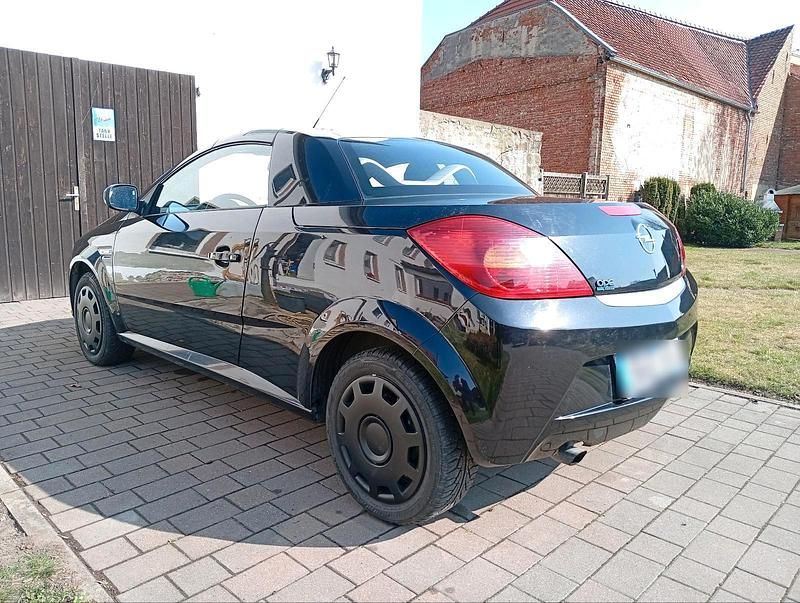 Gebraucht Opel Tigra 90 PS (66 kW) 2005 Schwarz Cabrio