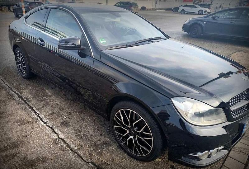 Gebraucht Mercedes C180 156 PS (114 kW) 2014 Schwarz Coupé