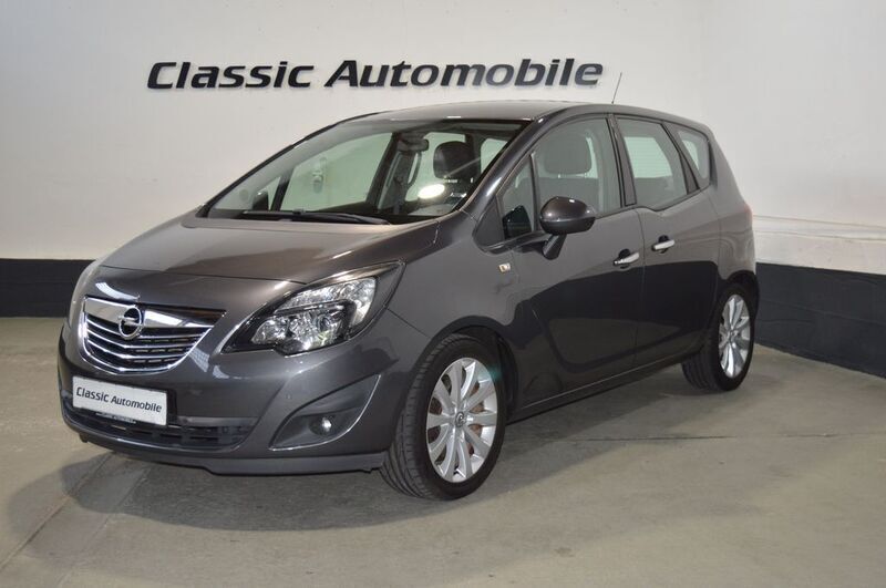 Grau Gebraucht 2011 Opel Meriva Innovation Van / Kleinbus | 4.990 € (Fairer Preis) - Bild 1/4