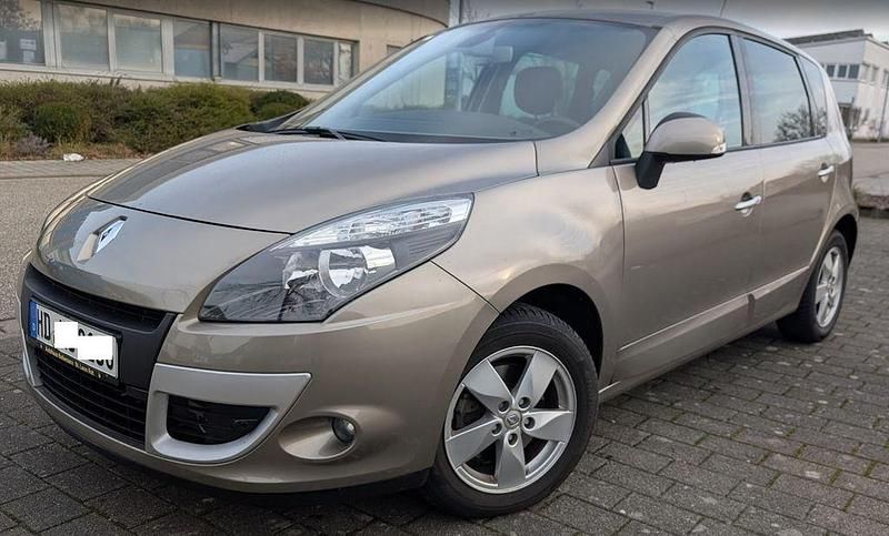 Gold Gebraucht 2010 Renault Scénic III Dynamique Van / Kleinbus | 6.900 € (Fairer Preis) - Bild 1/4