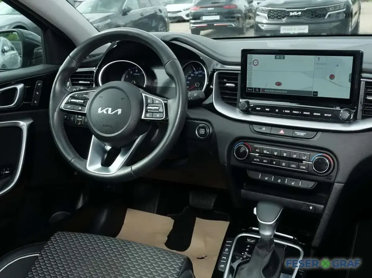 Gebraucht Kia Ceed Spirit 160 PS (117 kW) 2023 Grau Kleinwagen